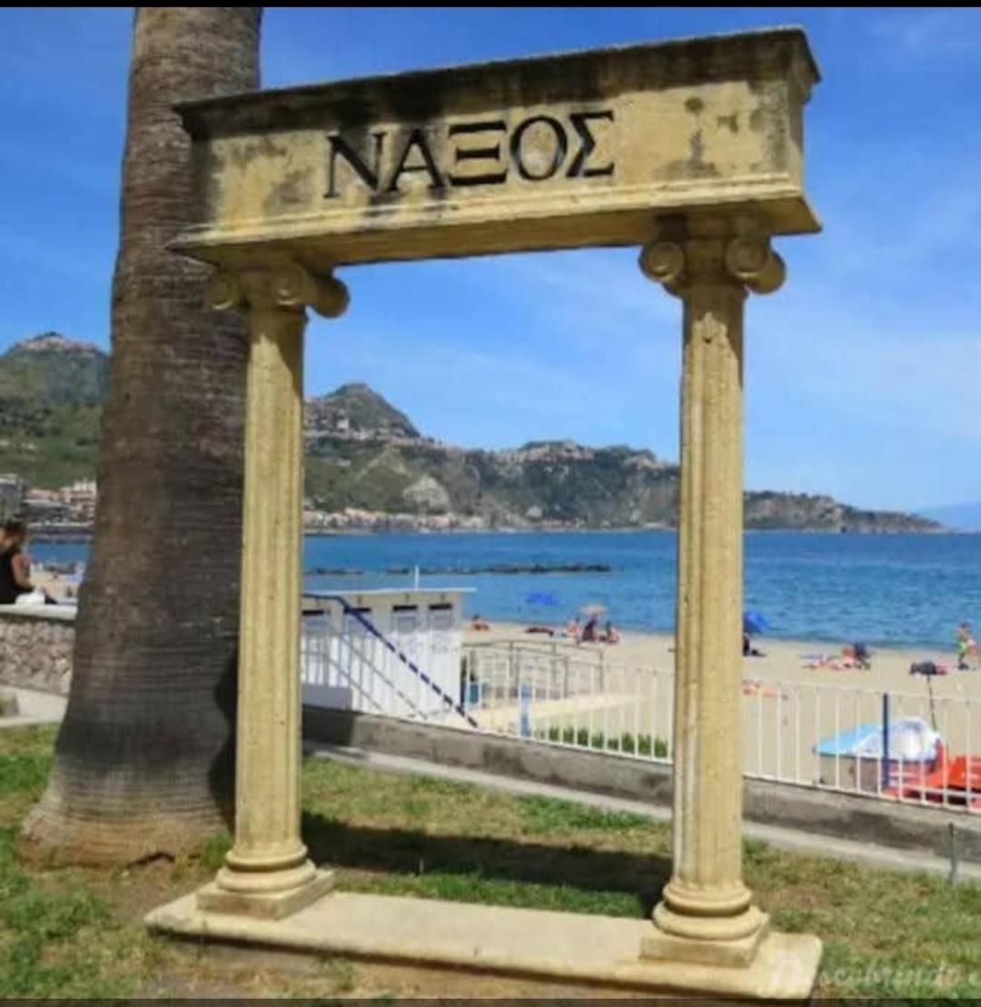 Appartamento Arcadia Golden Bay Giardini Naxos Esterno foto